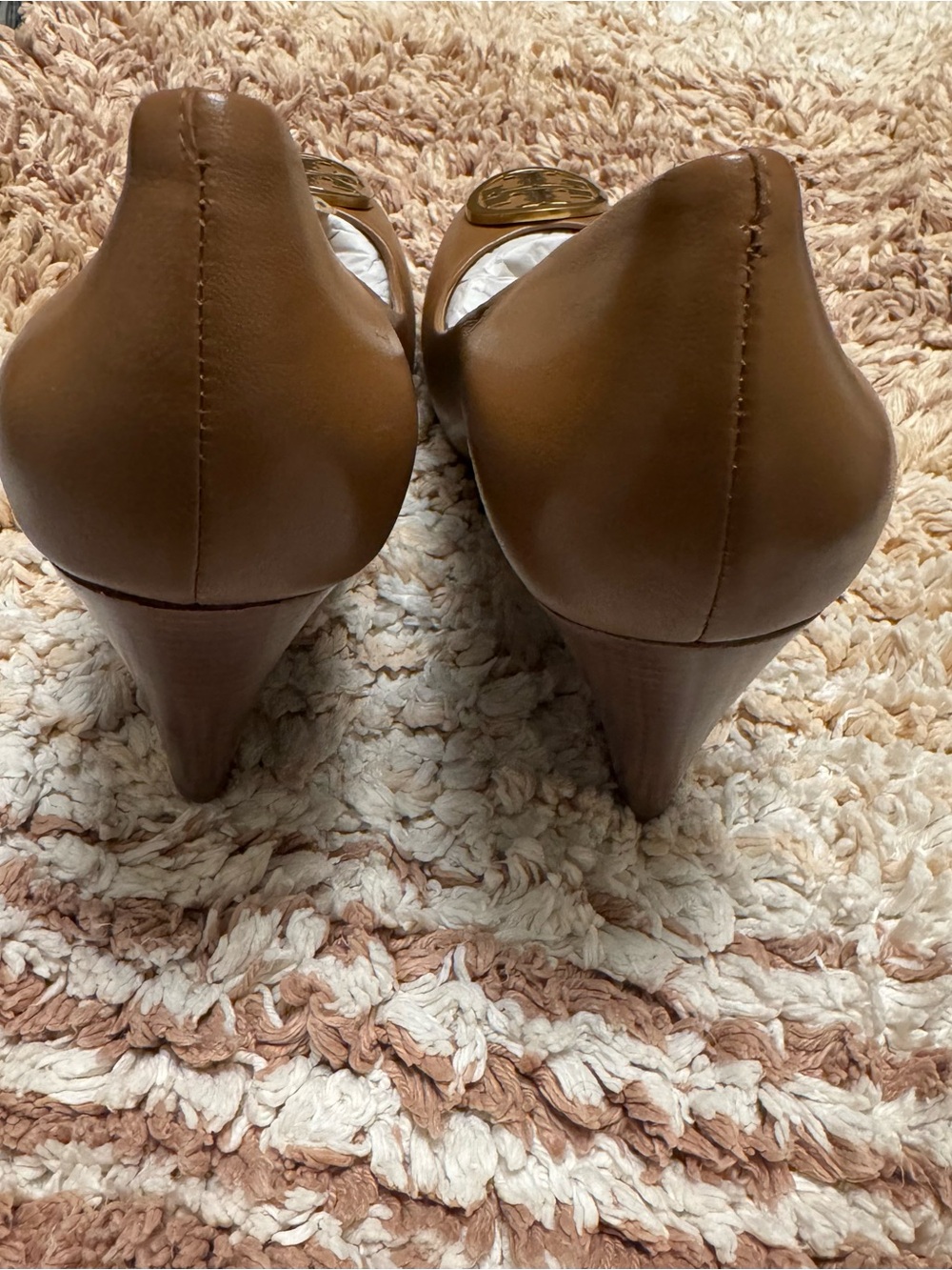 Tory Burch Brown Leather Wedge Pumps with Gold Logo Medallion - Picture 4 of 4